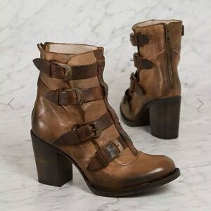 Freebird by Steven BATES. Size 9